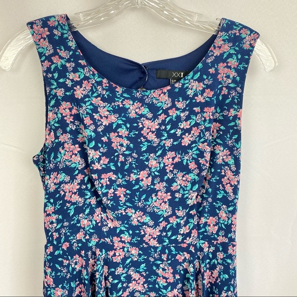 Floral Open Back Cottagecore Fit and Flare Dress Size S 🔥 - Picture 2 of 7